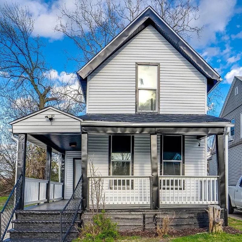 Single family residence, Cleveland OH — photo 1